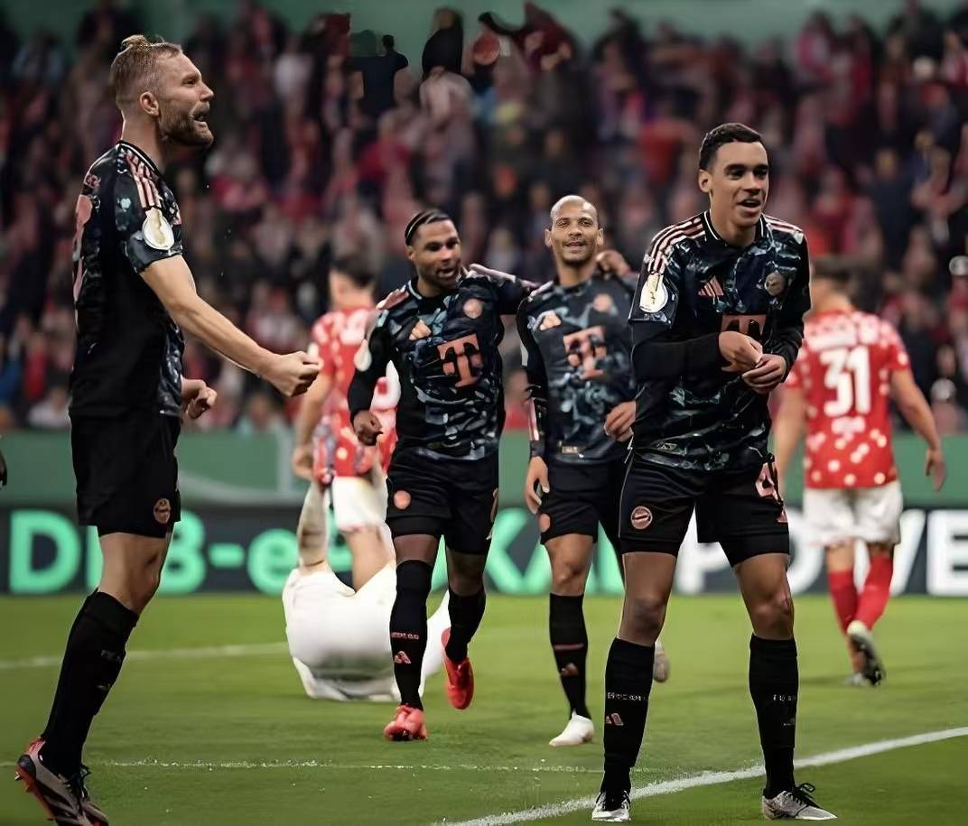 包含瓦伦西亚逆袭拜仁慕尼黑，引发晋级悬念的词条