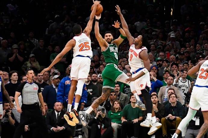 包含凯尔特人狂砍刷新队史纪录分，关键时刻神级表现迎来新赛季高光！的词条