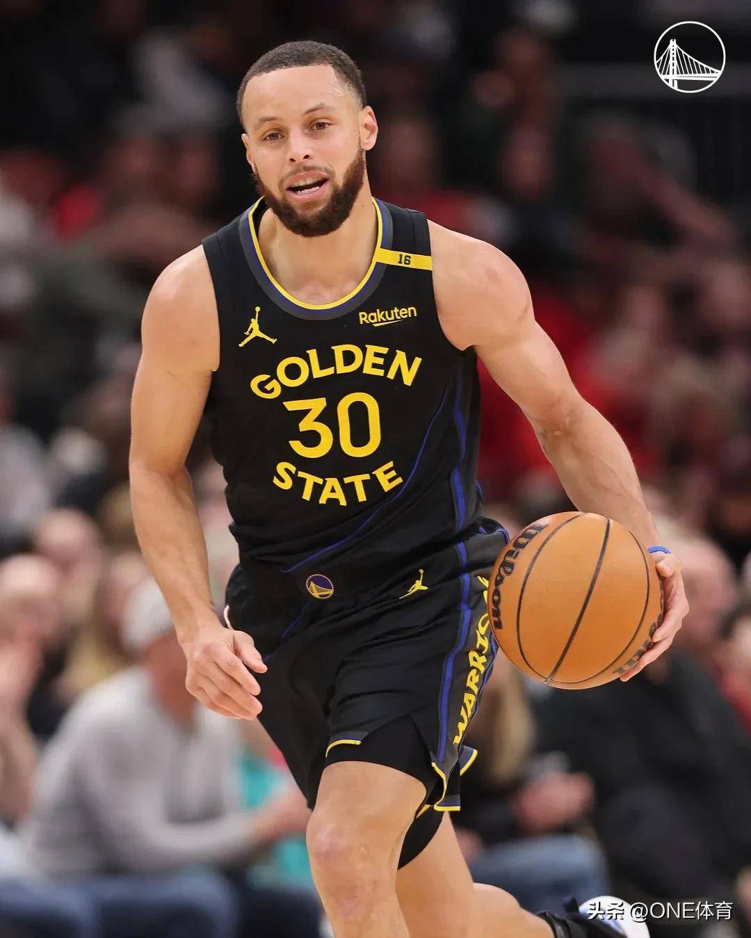 库里新星关键助攻表现惊艳，雄鹿未来可期！