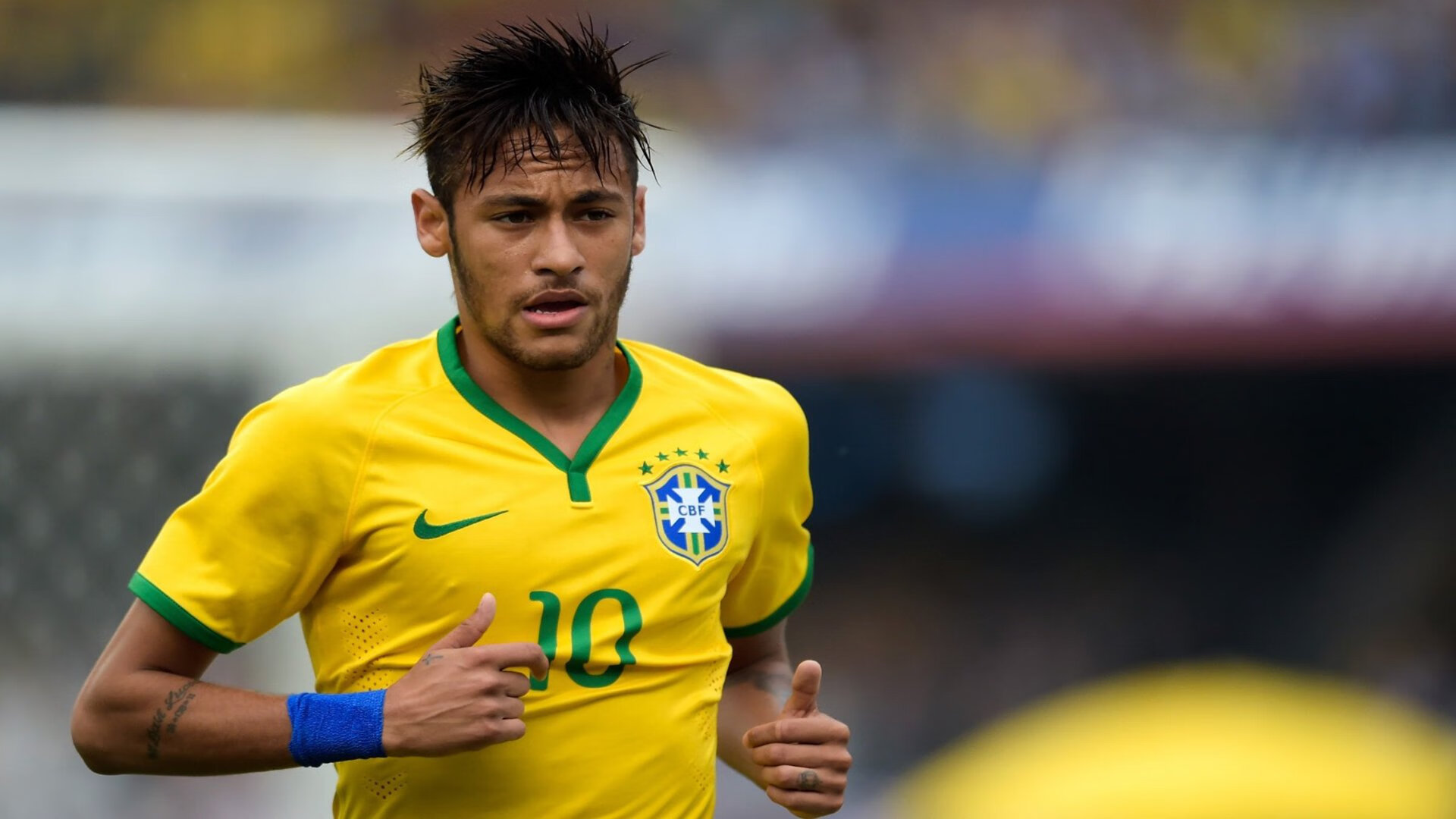 老鹰前途光明！，莱万多夫斯基新星最后时刻胜出表现突出热度持续攀升